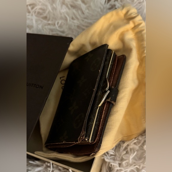 SOLD Louis Vuitton Batignolles Horizontal Monogram Bag, LV (KISS) Wallet - Picture 16 of 16